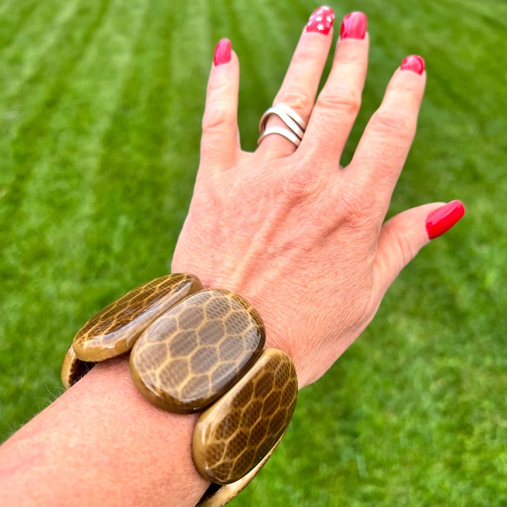 Retro Acrylic Honeycomb Bracelet